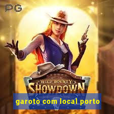 garoto com local porto